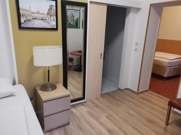 Bölsche Hotel : photo 6 de la chambre chambre lits jumeaux pour personnes à mobilité réduite