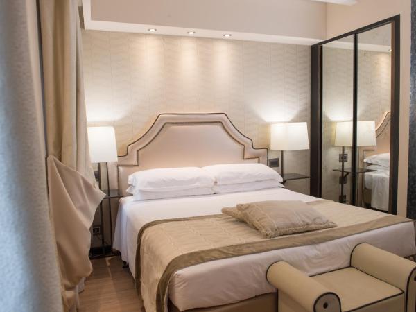 Hotel Paganelli : photo 1 de la chambre chambre double de charme - vue sur rue