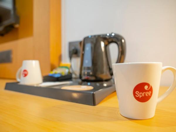 Zip By Spree Hotels Chakan : photo 4 de la chambre chambre deluxe double ou lits jumeaux