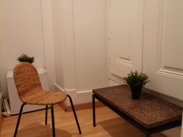 Party Zone : photo 10 de la chambre chambre double avec salle de bains commune