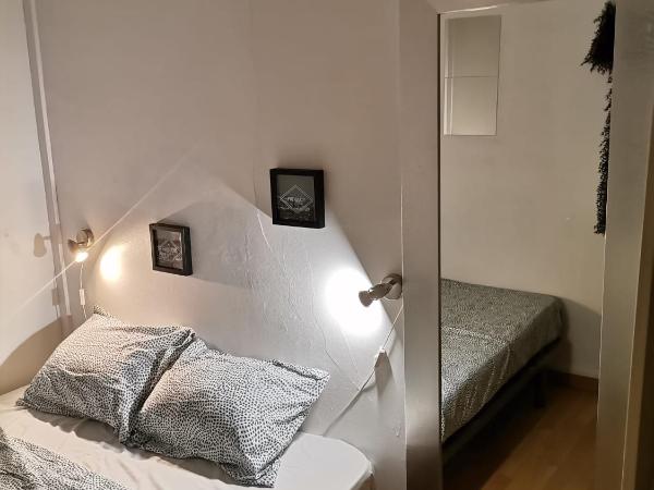 Party Zone : photo 9 de la chambre chambre double avec salle de bains commune