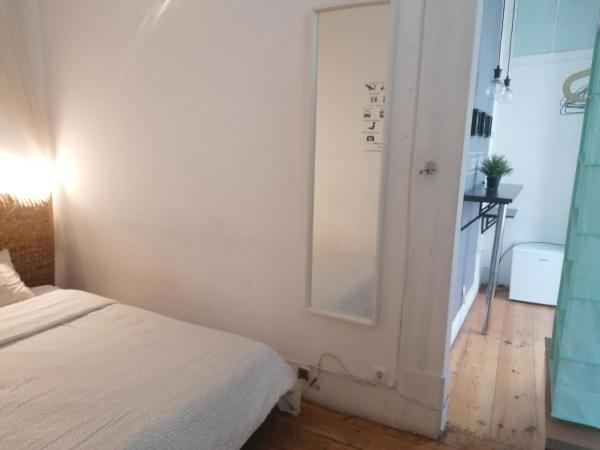 Party Zone : photo 10 de la chambre chambre double avec salle de bains commune