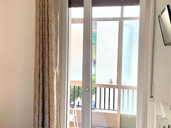 Residenza Borgo Trento SUNDAY : photo 6 de la chambre chambre double avec salle de bains privative extérieure