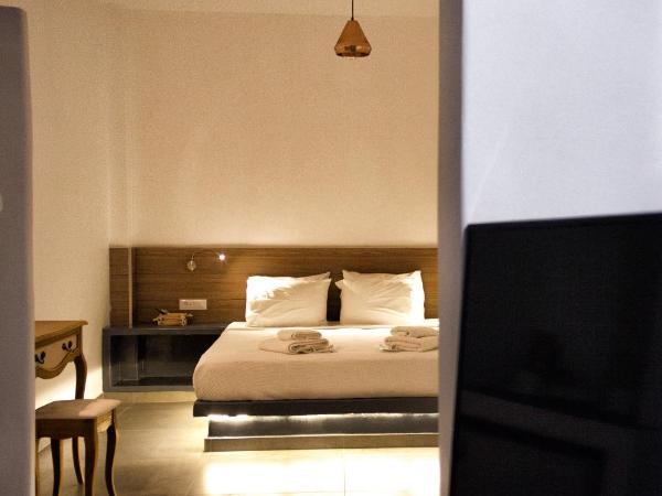 Villa Galaxy Santorini : photo 6 de la chambre suite junior avec bain à remous extérieur