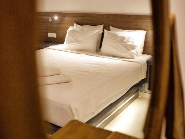 Villa Galaxy Santorini : photo 4 de la chambre suite junior avec bain à remous extérieur