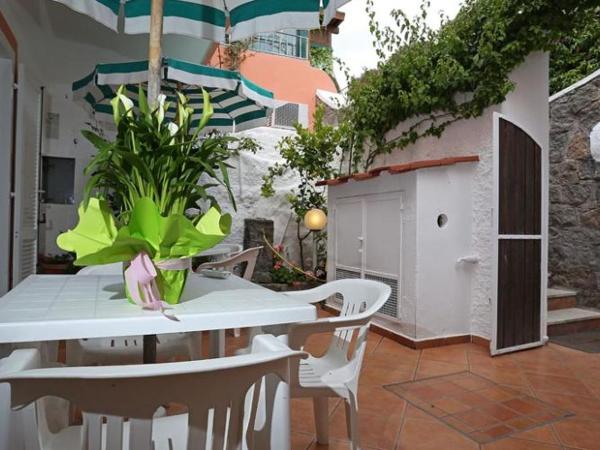 Hotel Residence S.Angelo : photo 3 de la chambre chambre double ou lits jumeaux - vue sur jardin