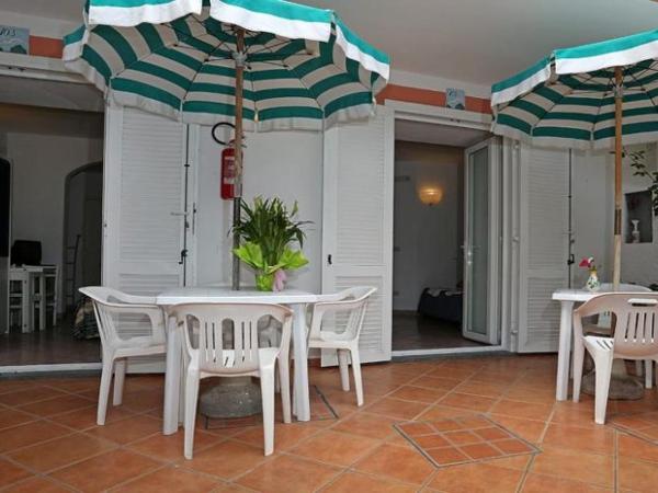 Hotel Residence S.Angelo : photo 4 de la chambre chambre double ou lits jumeaux - vue sur jardin