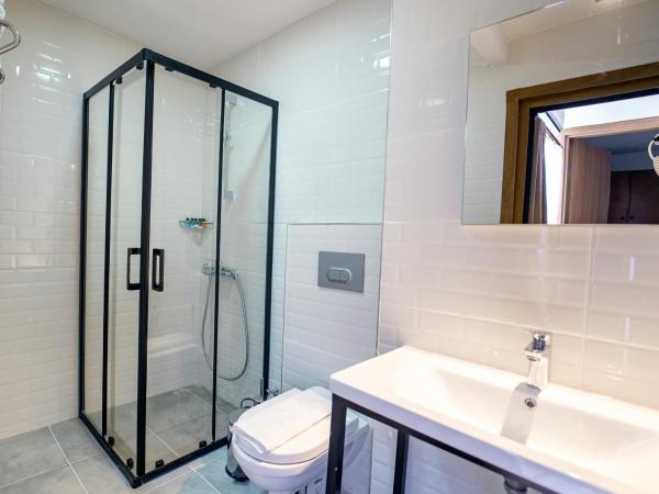 Hotel Vera : photo 4 de la chambre chambre quadruple - vue sur mer