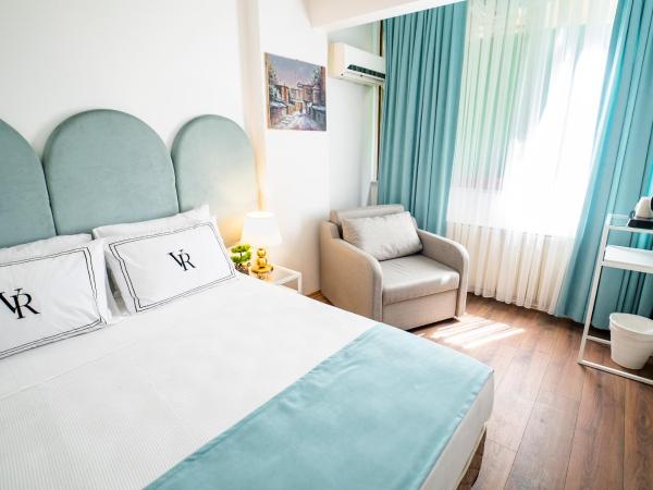 Hotel Vera : photo 5 de la chambre chambre triple Économique