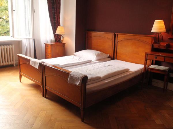Hotel-Maison Am Olivaer Platz : photo 4 de la chambre chambre triple
