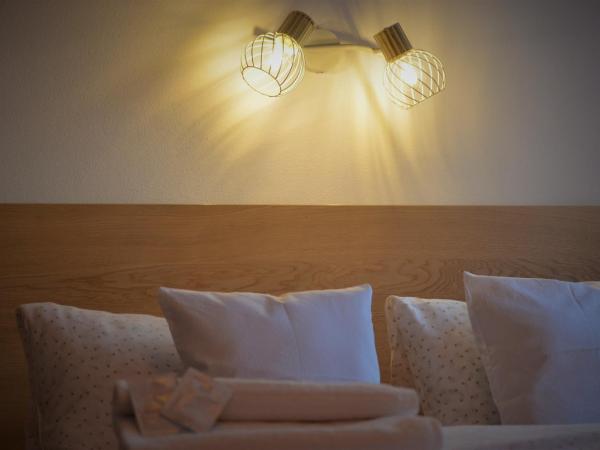 Pension Vyhlídka : photo 3 de la chambre chambre double deluxe avec vue sur château