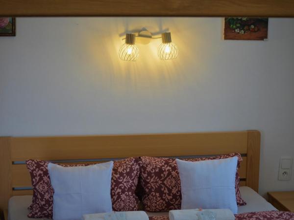 Pension Vyhlídka : photo 9 de la chambre chambre double avec balcon