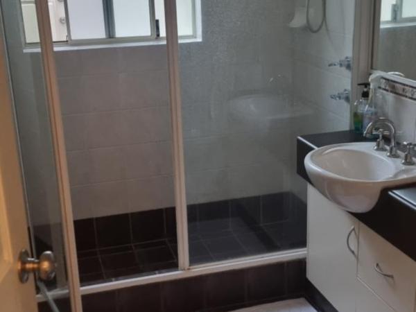 Joondalup Guest House : photo 2 de la chambre suite deluxe avec lit king-size