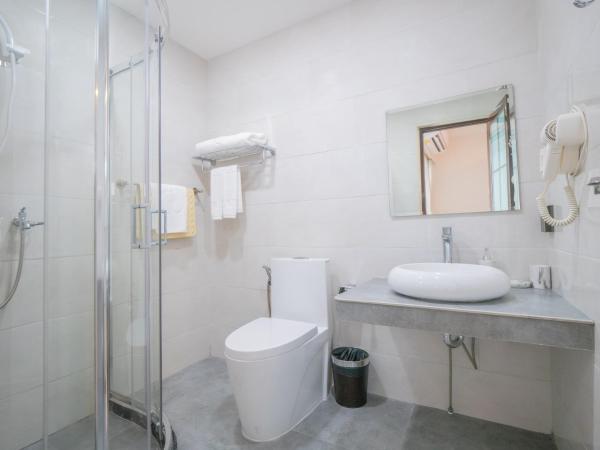 The Kinn Bangkok : photo 7 de la chambre chambre lits jumeaux avec balcon