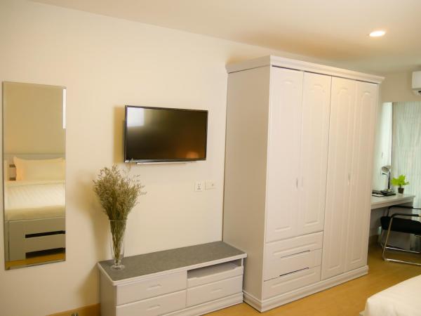 The Kinn Bangkok : photo 4 de la chambre chambre lits jumeaux avec balcon