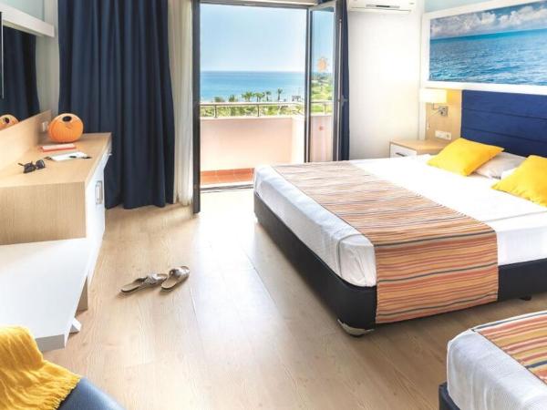 CLUB AQUA PLAZA : photo 1 de la chambre chambre double avec balcon - vue sur mer