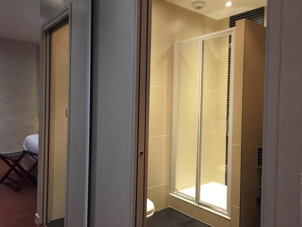 Hotel de la Couronne : photo 3 de la chambre chambre lit queen-size