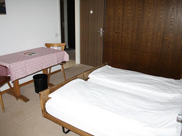 Hostel Casa Franco : photo 2 de la chambre chambre double avec salle de bains commune