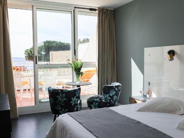 Les Alcyons : photo 7 de la chambre chambre double avec vue sur mer - 1er étage