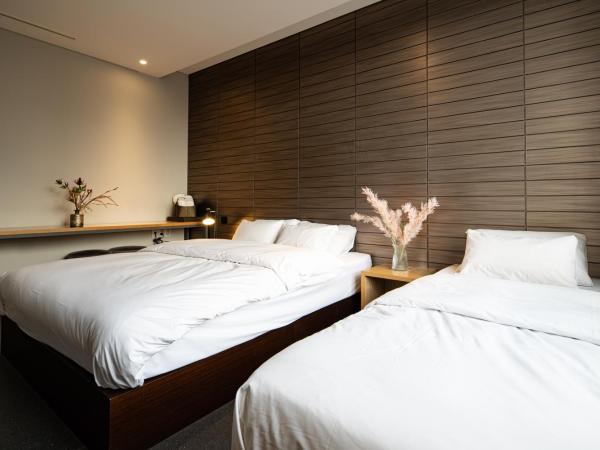 Hotel The Designers Hongdae : photo 1 de la chambre semi-suite familiale