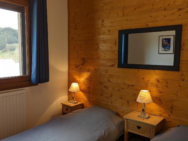 La Souloise : photo 3 de la chambre chambre lits jumeaux - vue sur montagne