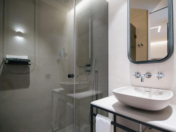 MYR Puerta Serranos : photo 6 de la chambre chambre double