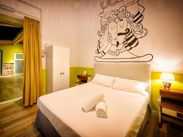 The Yard Hostel : photo 4 de la chambre chambre double avec salle de bains privative