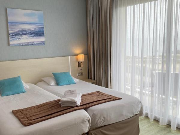 Hotel Europa : photo 1 de la chambre chambre lits jumeaux confort-vue sur mer