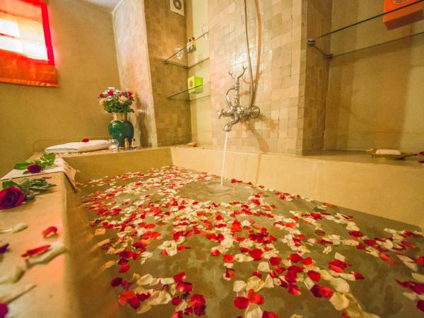 Dar victoria : photo 5 de la chambre chambre double ou lits jumeaux deluxe avec balcon