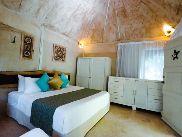 Villa Las Estrellas Tulum - located at the party zone : photo 9 de la chambre suite junior - vue sur piscine