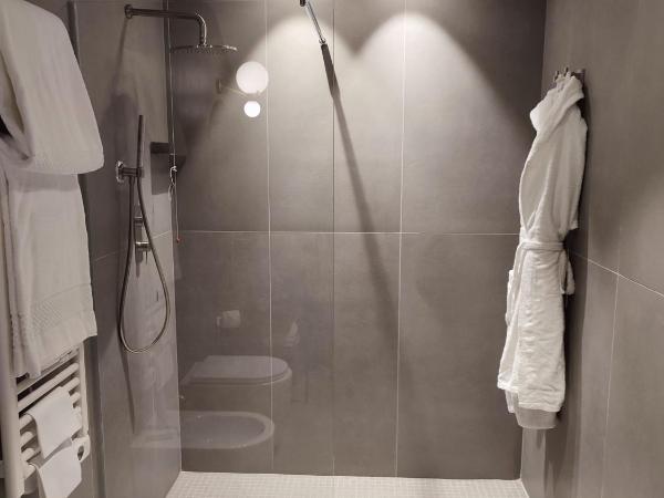 Palazzo Cornalia : photo 7 de la chambre suite desio