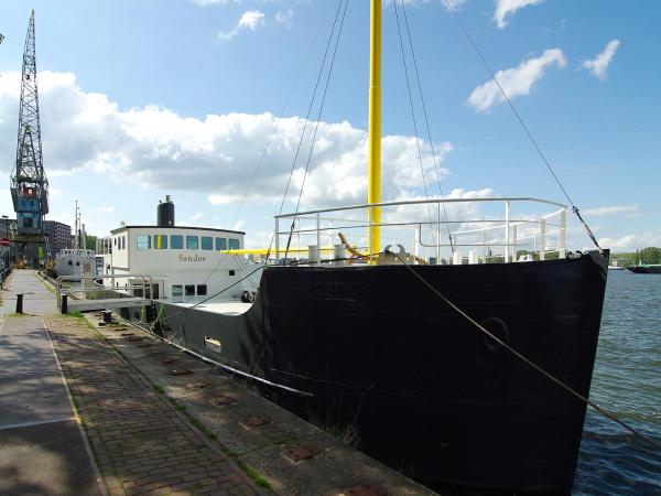 Magnificent houseboat with a stunning view! : photo 2 de la chambre chambre double avec salle de bains privative
