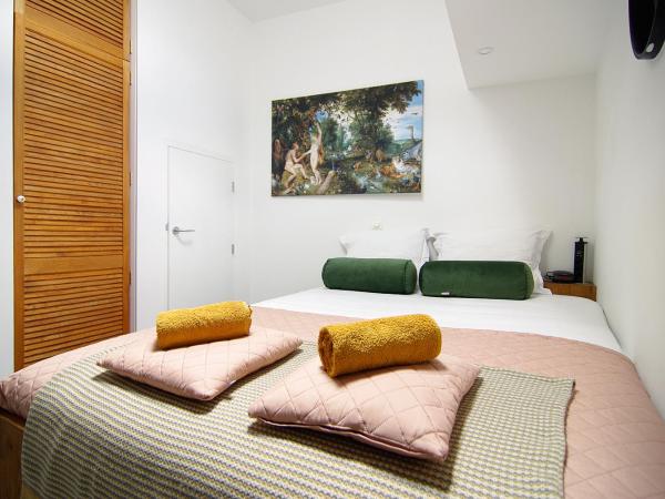 Magnificent houseboat with a stunning view! : photo 5 de la chambre chambre double avec salle de bains privative