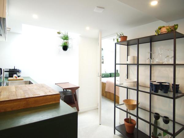 Magnificent houseboat with a stunning view! : photo 7 de la chambre chambre double avec salle de bains privative