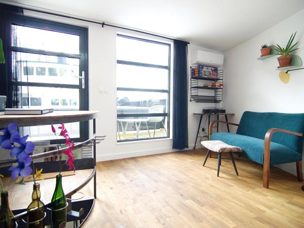 Magnificent houseboat with a stunning view! : photo 3 de la chambre chambre double avec salle de bains privative