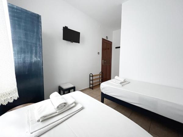 Kaya Apart & Pansiyon : photo 3 de la chambre chambre double ou lits jumeaux avec salle de bains