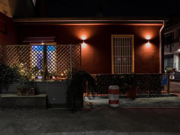 Hotel Seven Rooms : photo 5 de la chambre chambre lit king-size avec baignoire spa - dépendance