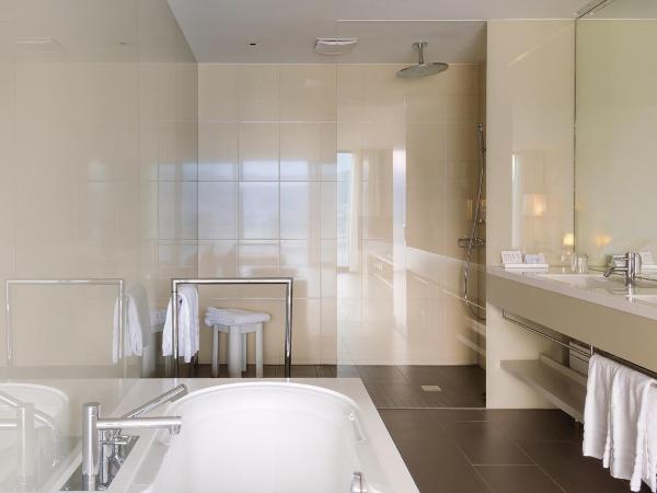 HERMITAGE Lake Lucerne - Beach Club & Lifestyle Hotel : photo 6 de la chambre suite de luxe - vue sur lac