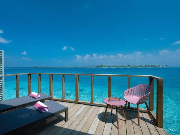 OBLU SELECT Lobigili - Premium All-Inclusive with Free Transfers : photo 7 de la chambre villa sur l'eau