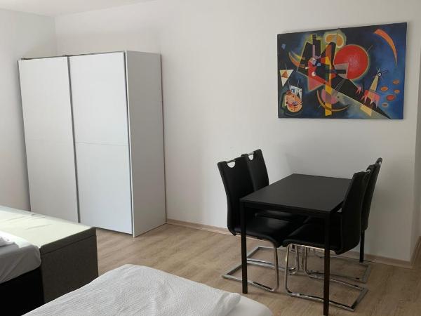 AT-Rooms : photo 3 de la chambre chambre triple