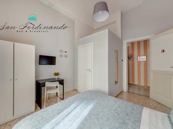 B&B San Ferdinando Napoli : photo 5 de la chambre chambre double avec salle de bains privative