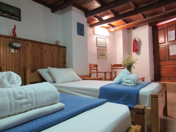 Guesthouse Chryssoula : photo 8 de la chambre chambre lits jumeaux spacieuse