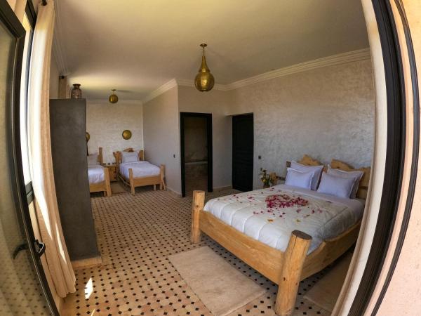 kasbah yu palace : photo 6 de la chambre chambre double - vue sur piscine