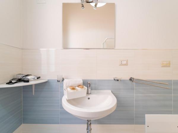 Palau Marco Polo : photo 7 de la chambre chambre double avec salle de bains privative