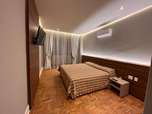 San Raphael Hotel : photo 1 de la chambre chambre lit king-size avec balcon