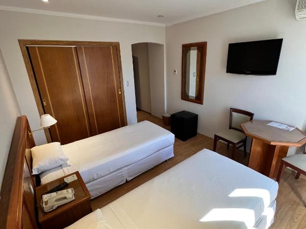 Bristol Hotel : photo 8 de la chambre habitaciÓn estandar - 2 camas individuales - vista ciudad