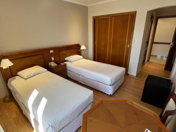 Bristol Hotel : photo 2 de la chambre habitaciÓn estandar - 2 camas individuales - vista ciudad