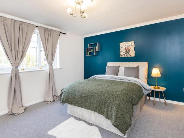 Inglewood Hub : photo 4 de la chambre chambre lit queen-size avec salle de bains commune 