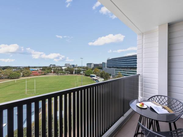 Meriton Suites Coward Street, Mascot : photo 4 de la chambre suite 1 chambre de luxe avec lits jumeaux 