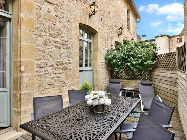 La Villa des Consuls - Gîte de tourisme de charme : photo 5 de la chambre appartement avec terrasse (rez-de-chaussée)